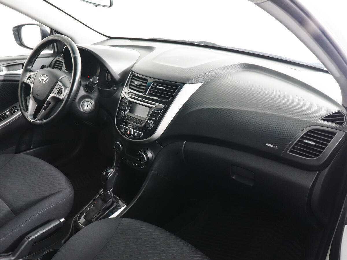 Hyundai Solaris с пробегом — 2014 год. Фото: #9