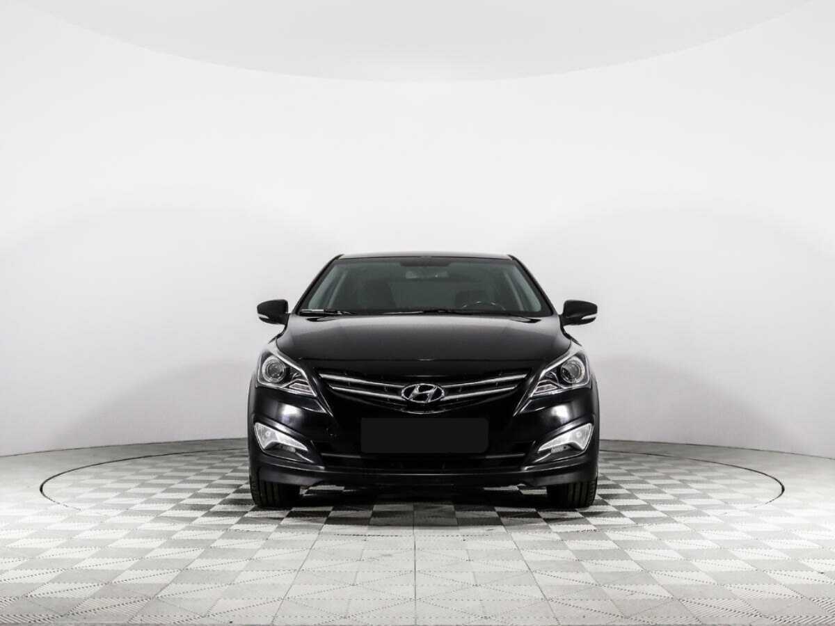 Hyundai Solaris с пробегом — 2015 год. Фото: #1