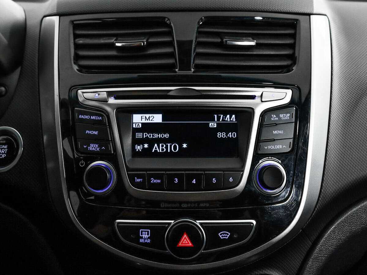 Hyundai Solaris с пробегом — 2015 год. Фото: #13