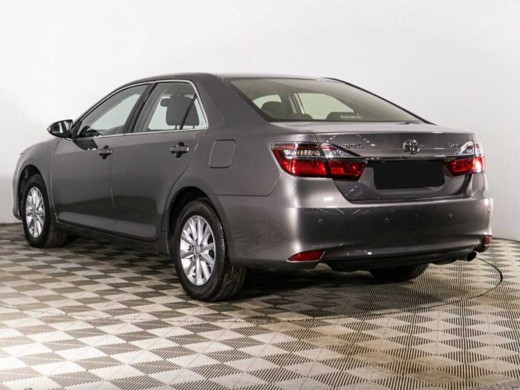 Toyota Camry с пробегом — 2015 год. Фото: #6