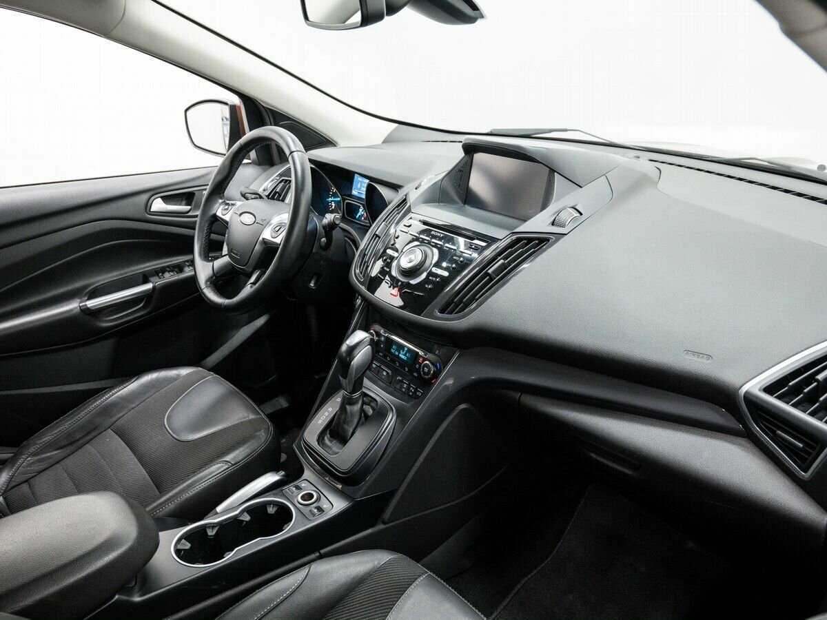 Ford Kuga с пробегом — 2015 год. Фото: #7