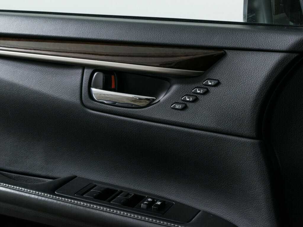 Lexus ES с пробегом — 2013 год. Фото: #16