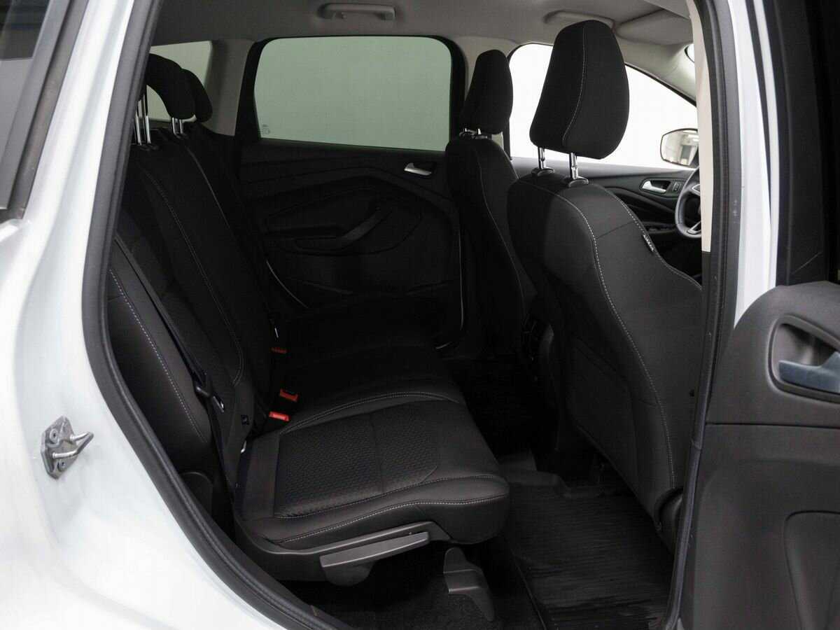 Ford Kuga с пробегом — 2017 год. Фото: #11