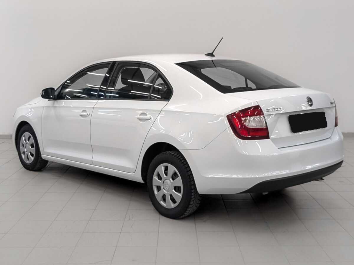 Skoda Rapid с пробегом — 2017 год. Фото: #6