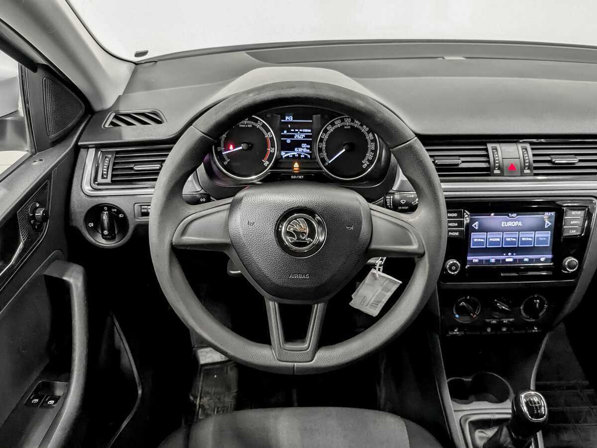 Skoda Rapid с пробегом — 2017 год. Фото: #20
