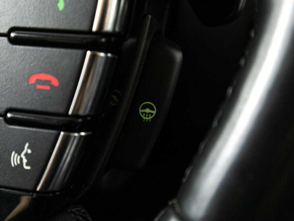 Land Rover Discovery с пробегом — 2016 год. Фото: #19