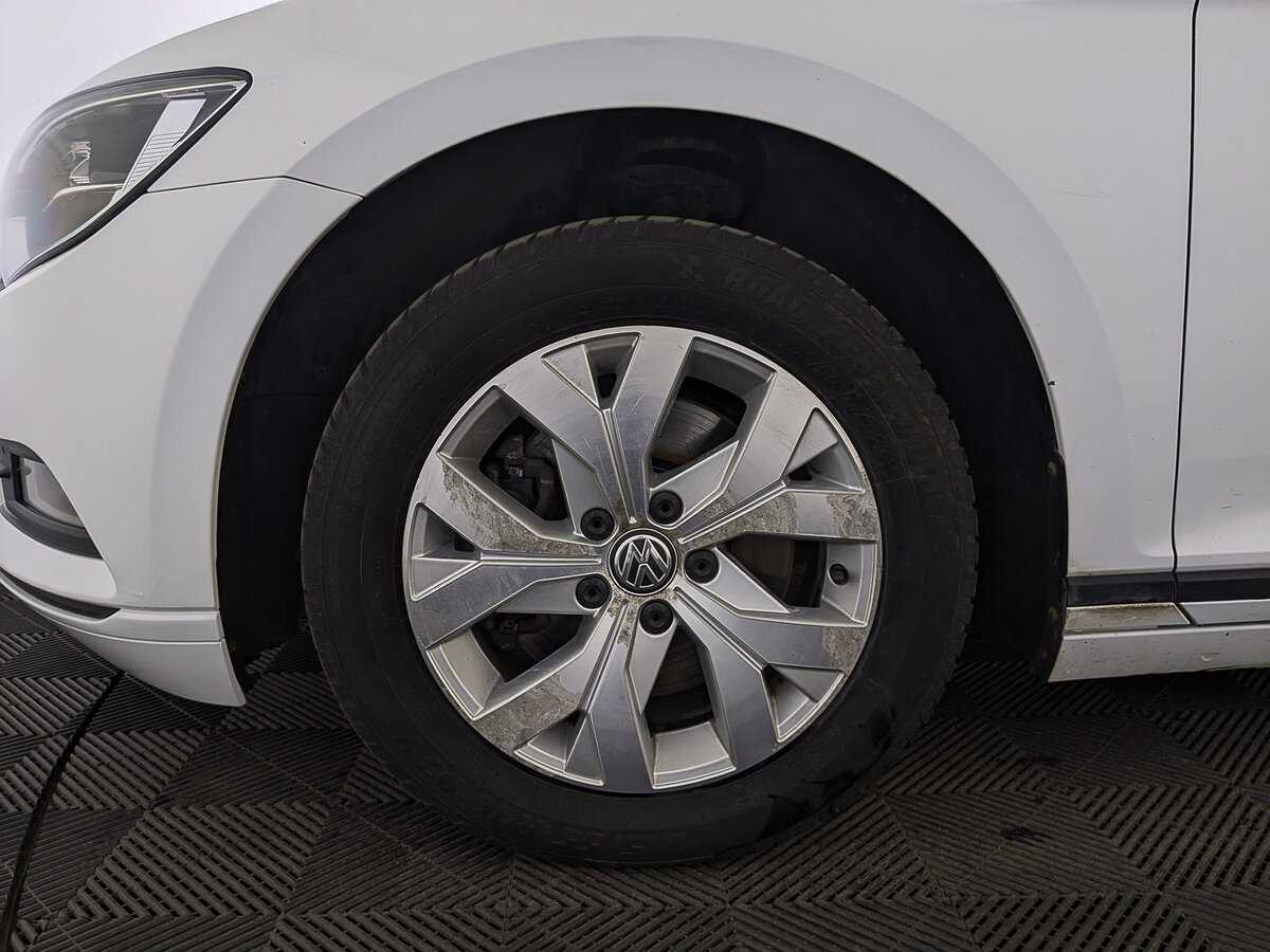 Volkswagen Passat с пробегом — 2017 год. Фото: #11