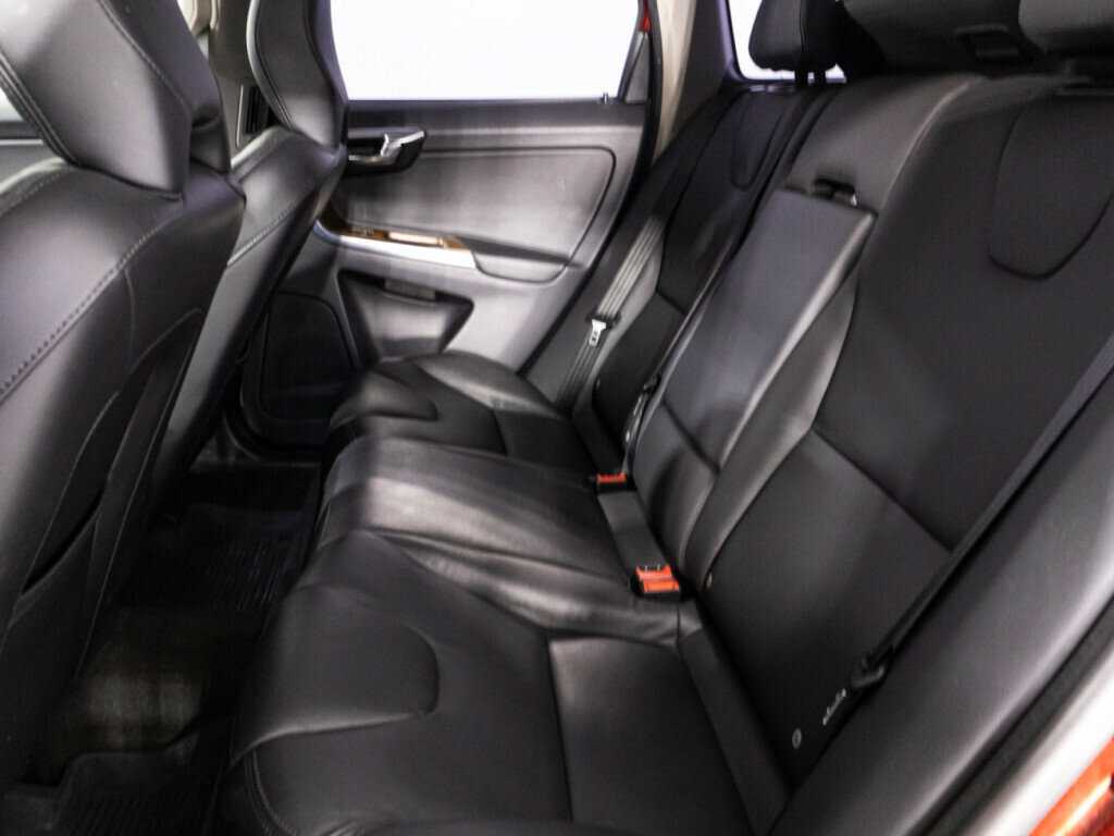 Volvo XC60 с пробегом — 2014 год. Фото: #9