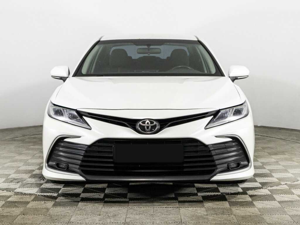 Toyota Camry с пробегом — 2021 год. Фото: #1