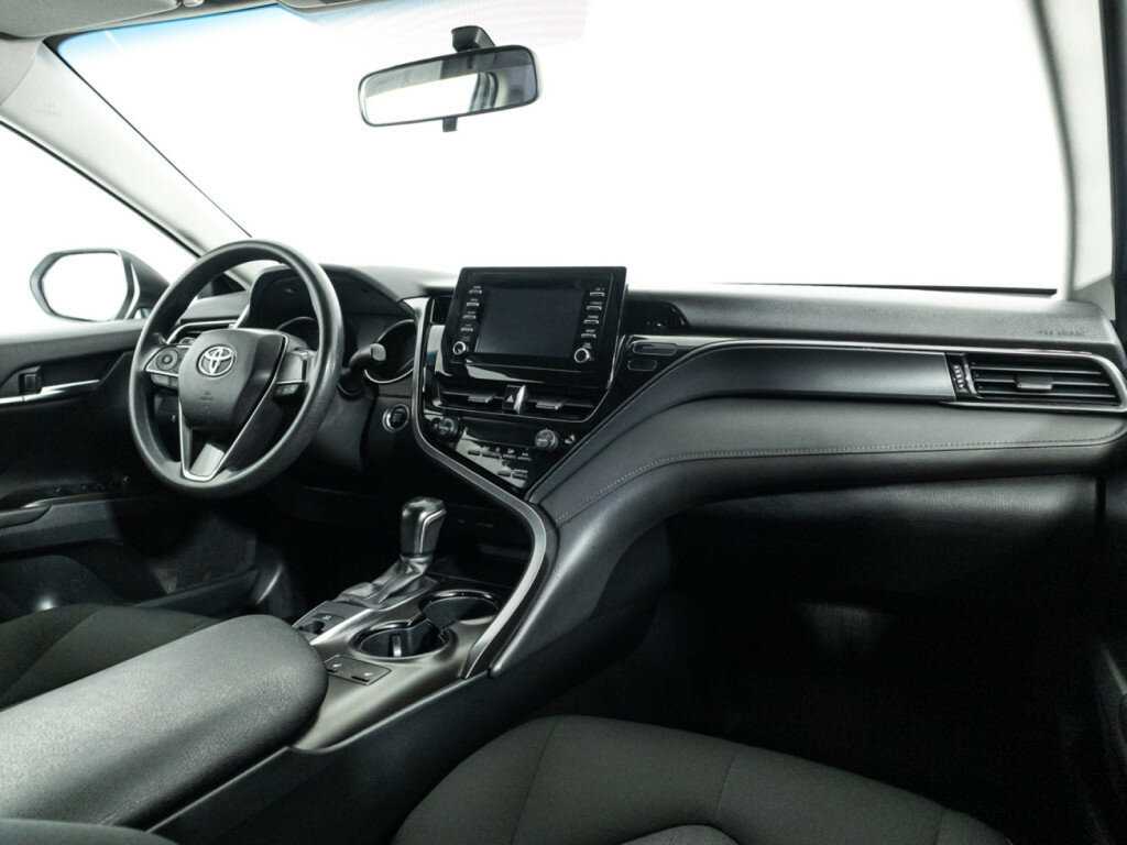 Toyota Camry с пробегом — 2021 год. Фото: #8