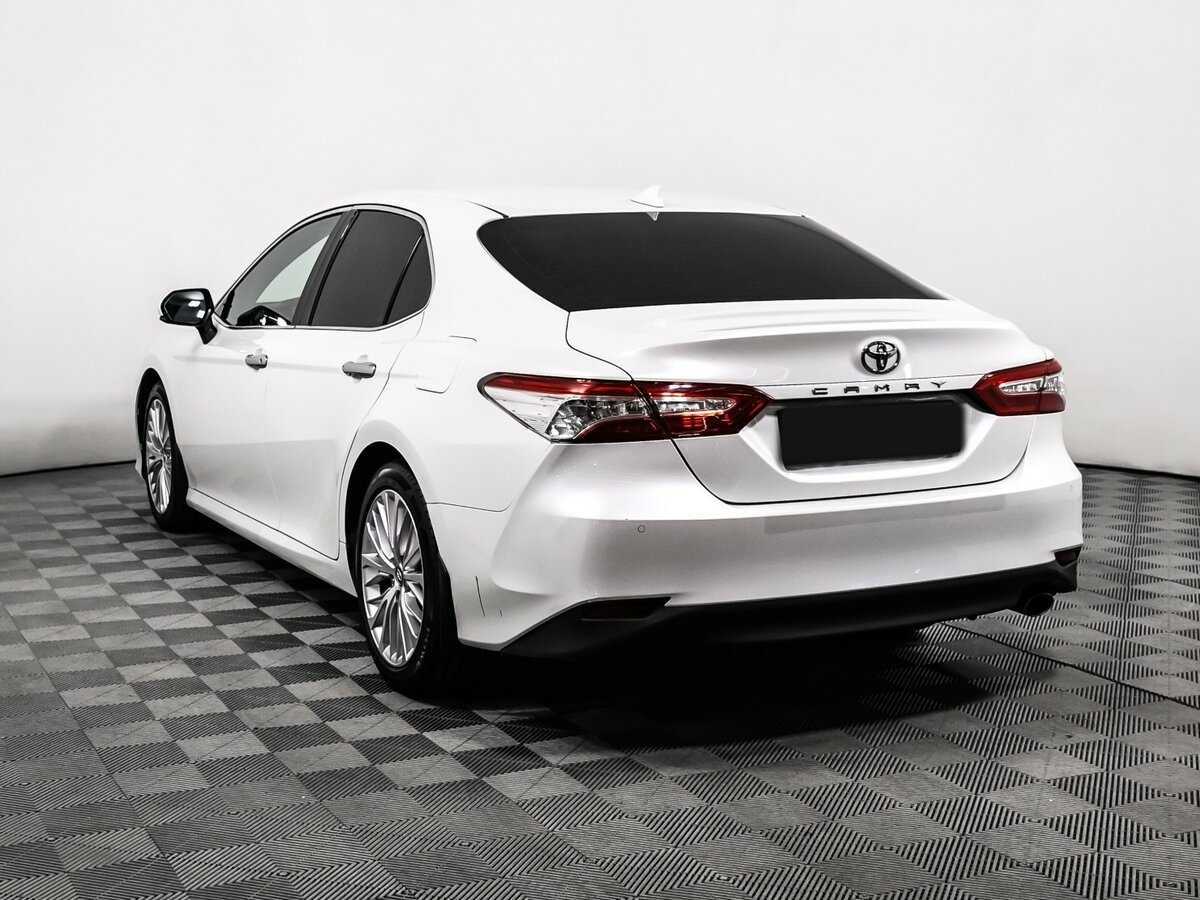 Toyota Camry с пробегом — 2019 год. Фото: #6