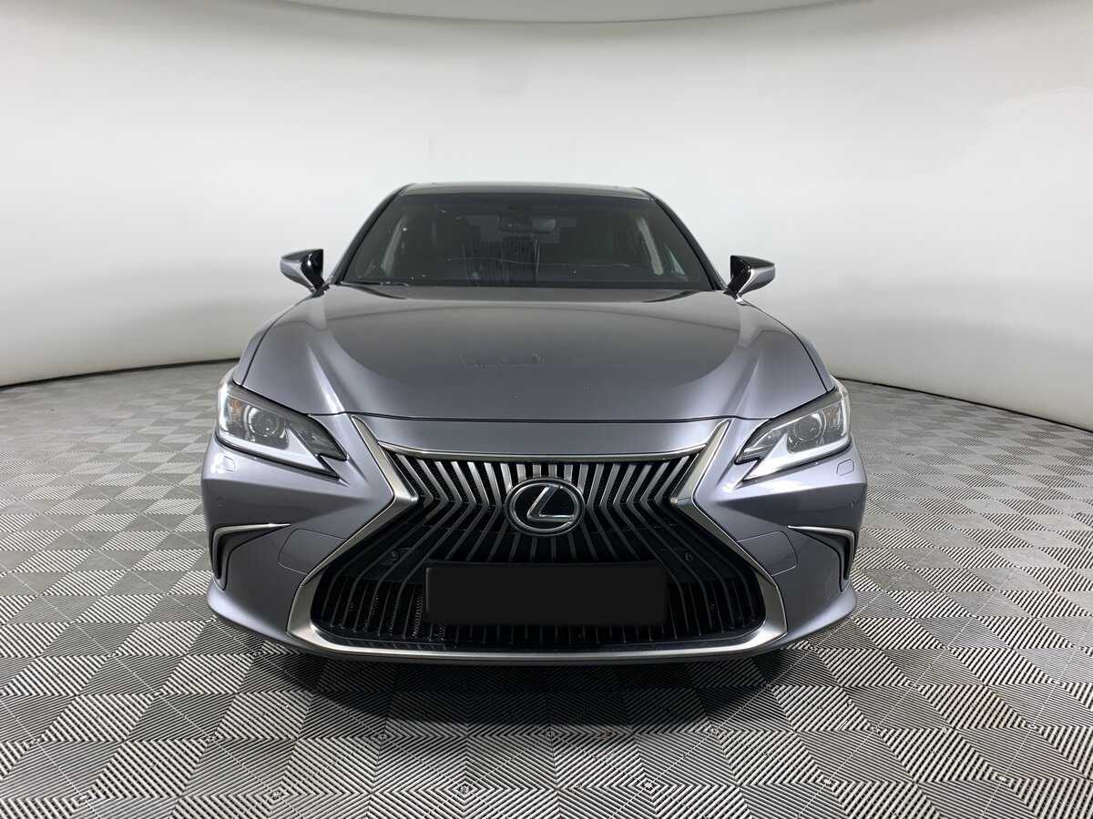 Lexus ES с пробегом — 2018 год. Фото: #1