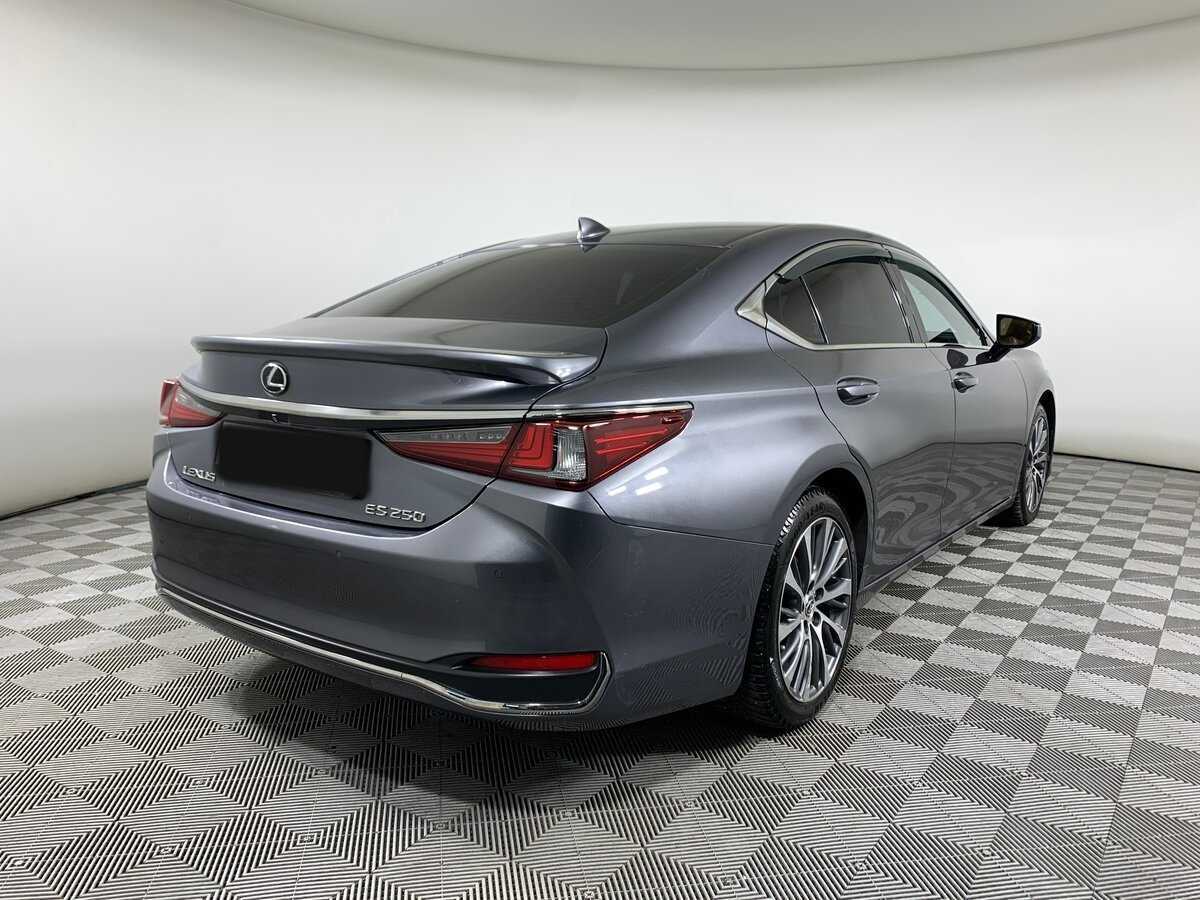 Lexus ES с пробегом — 2018 год. Фото: #3