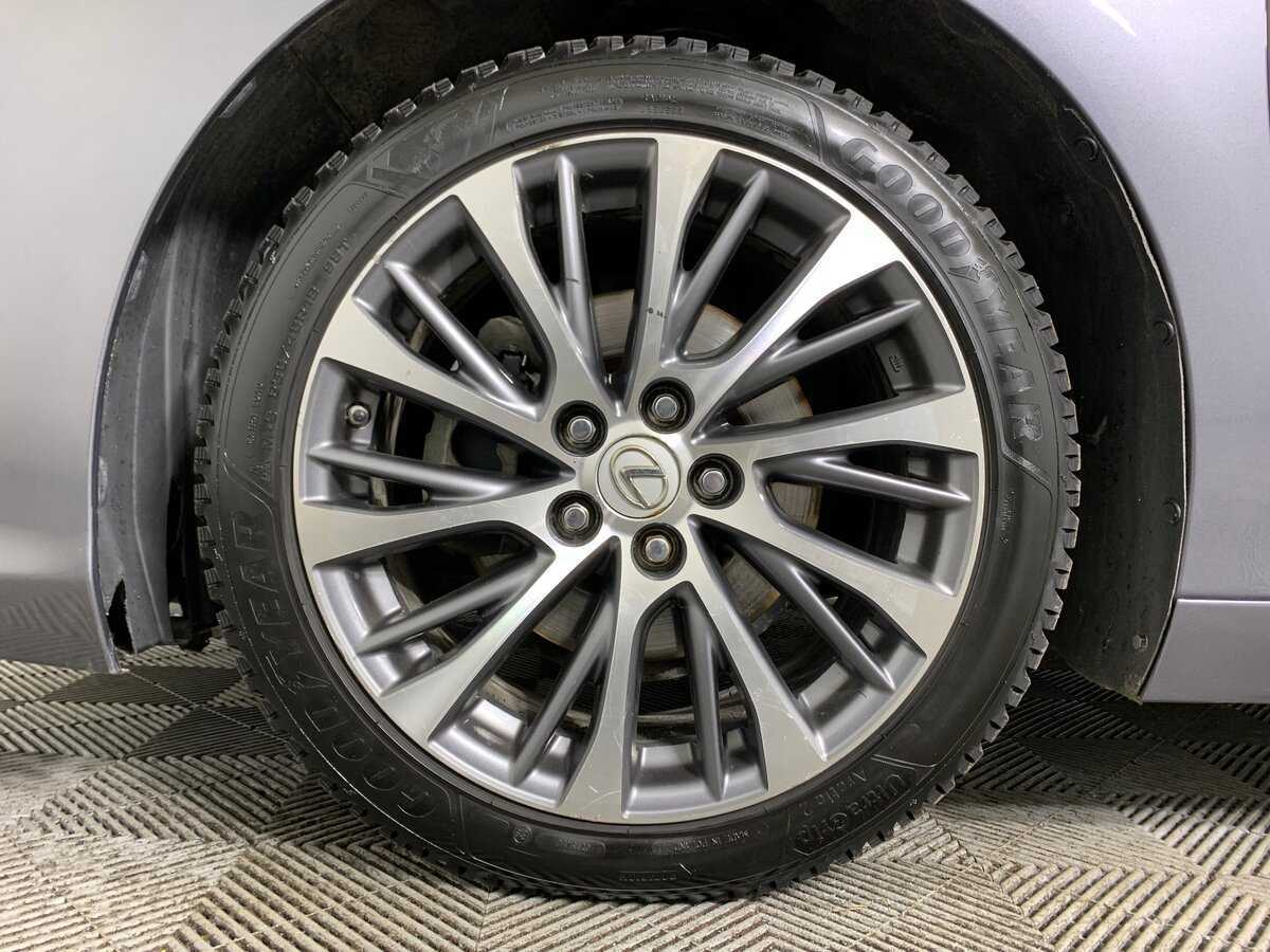 Lexus ES с пробегом — 2018 год. Фото: #6