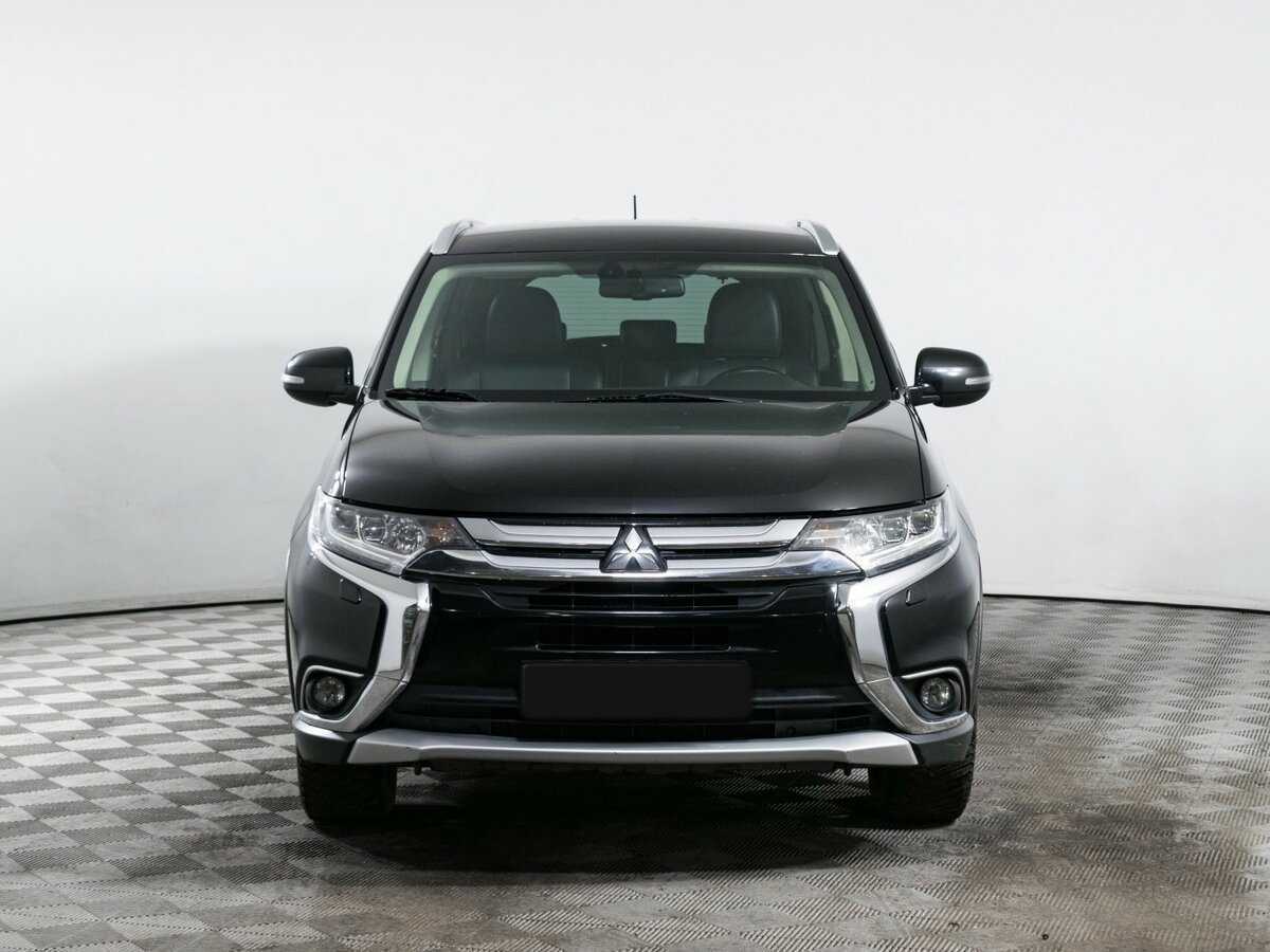 Mitsubishi Outlander с пробегом — 2015 год. Фото: #1
