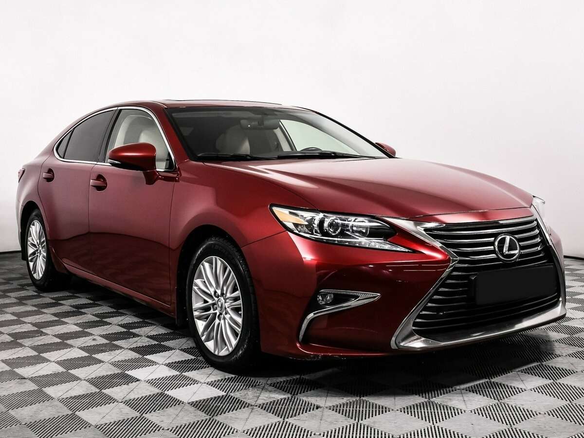Lexus ES с пробегом — 2016 год. Фото: #2
