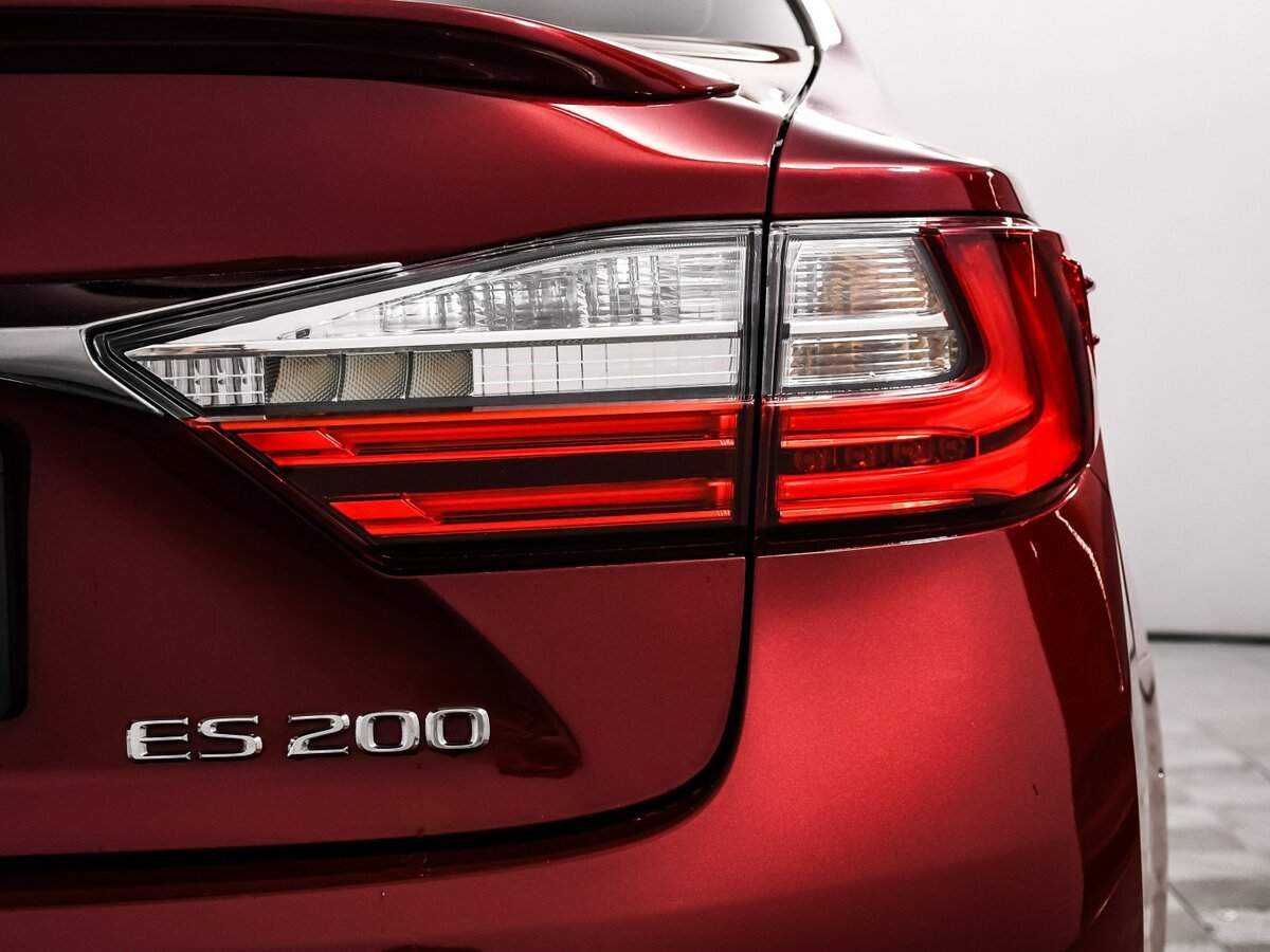 Lexus ES с пробегом — 2016 год. Фото: #14