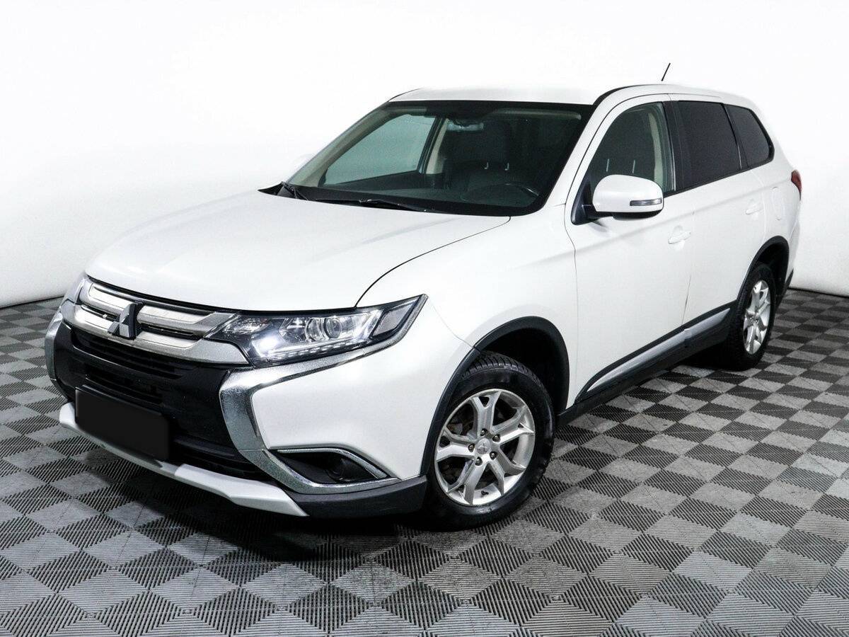 Mitsubishi Outlander с пробегом — 2015 год. Фото: #13
