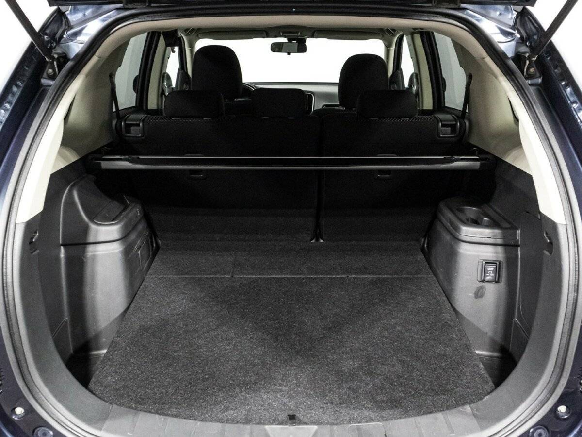 Mitsubishi Outlander с пробегом — 2018 год. Фото: #13