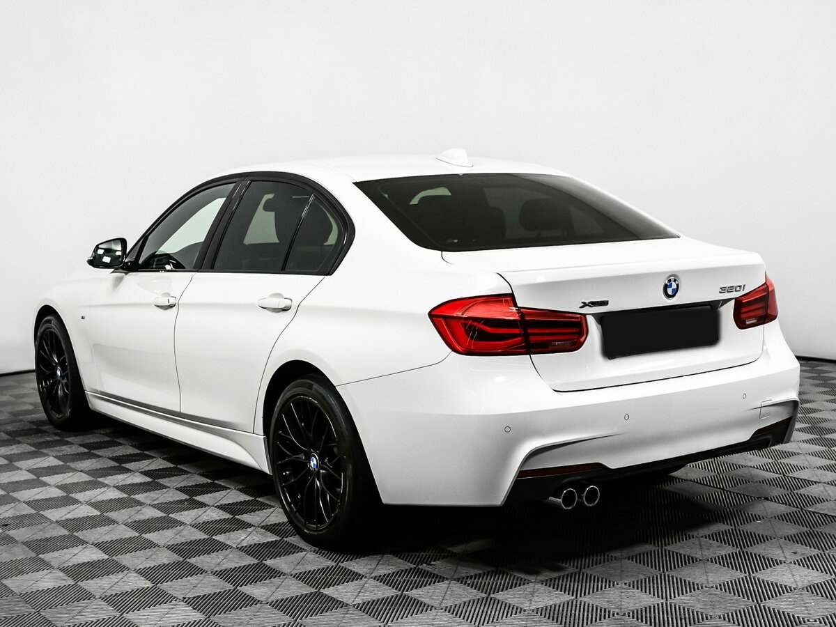 BMW 3 серии с пробегом — 2018 год. Фото: #6