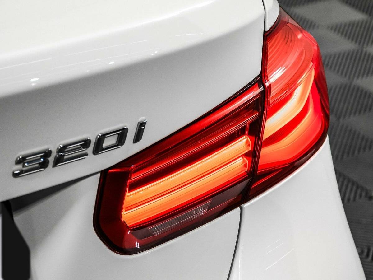 BMW 3 серии с пробегом — 2018 год. Фото: #15
