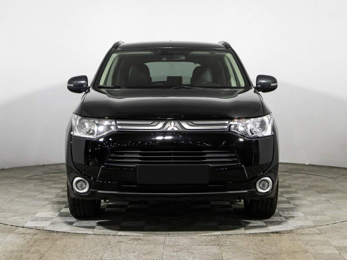Mitsubishi Outlander с пробегом — 2013 год. Фото: #1