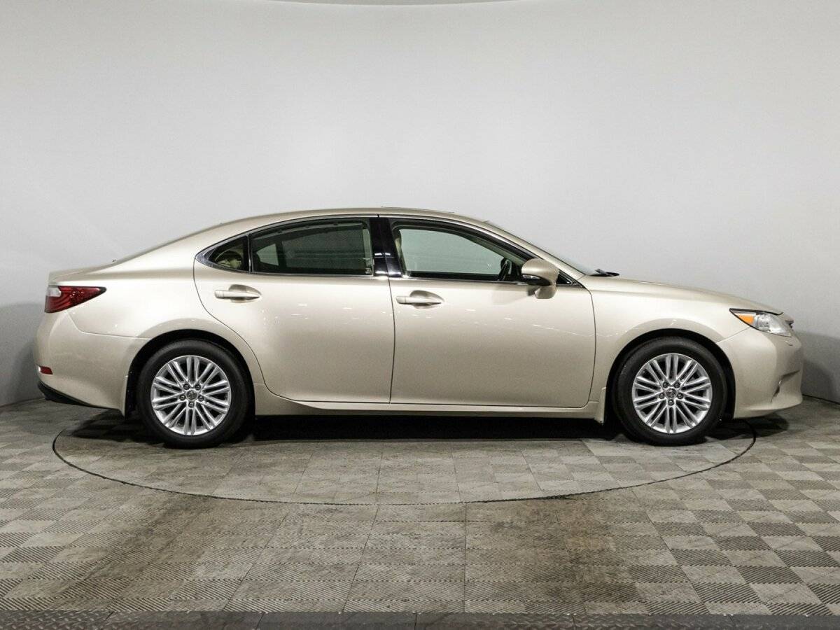 Lexus ES с пробегом — 2014 год. Фото: #3