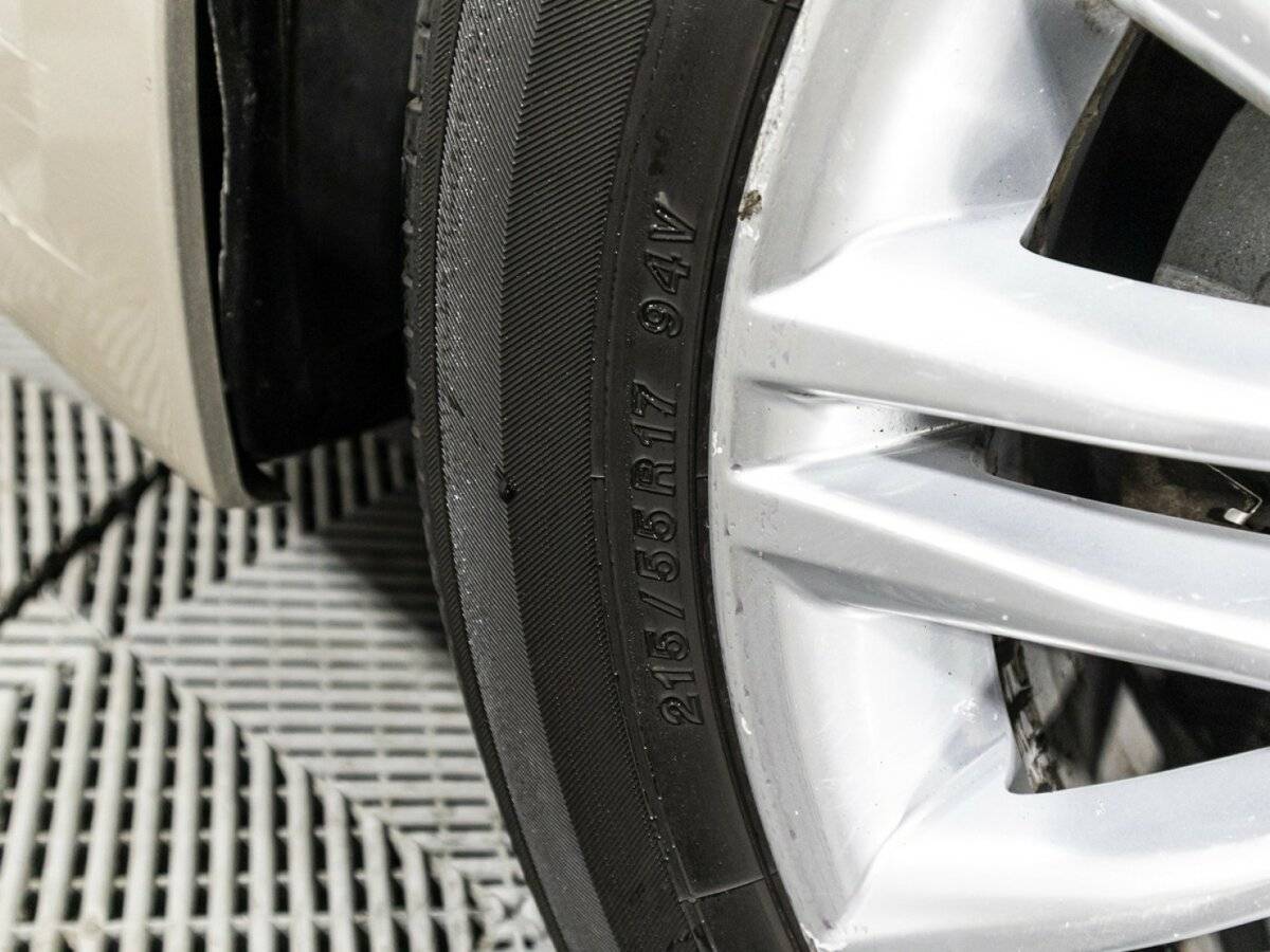 Lexus ES с пробегом — 2014 год. Фото: #16