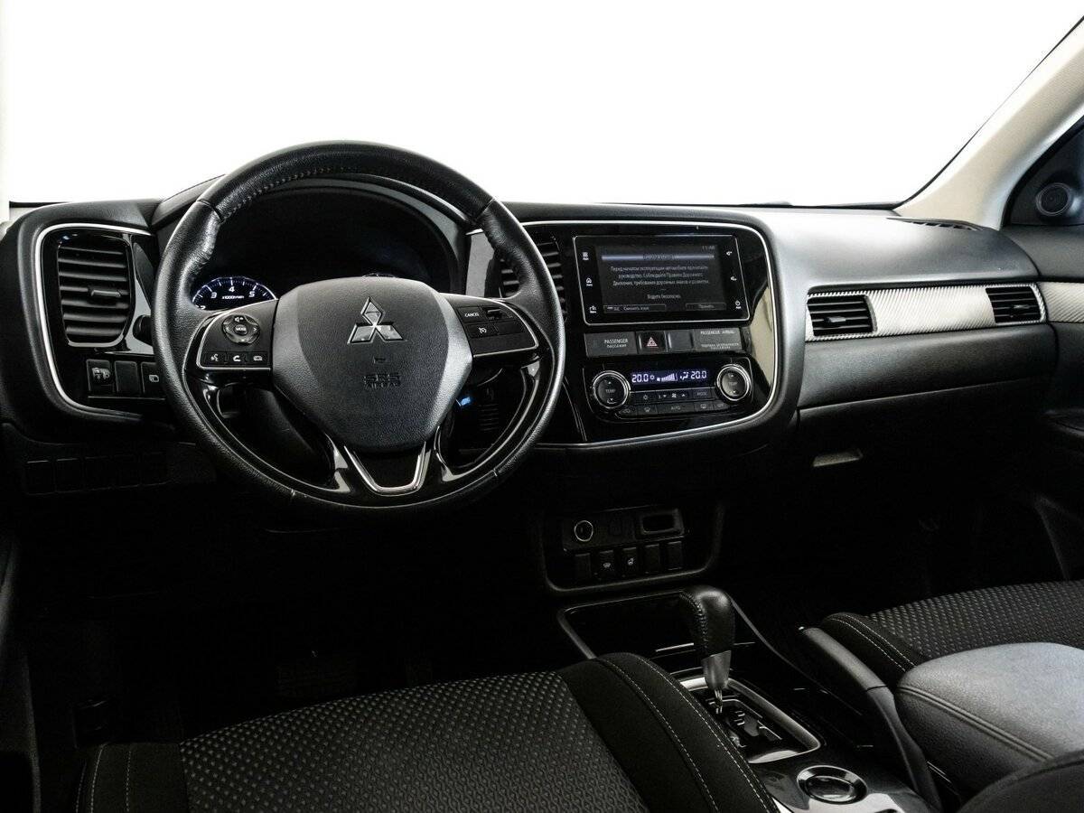 Mitsubishi Outlander с пробегом — 2018 год. Фото: #10