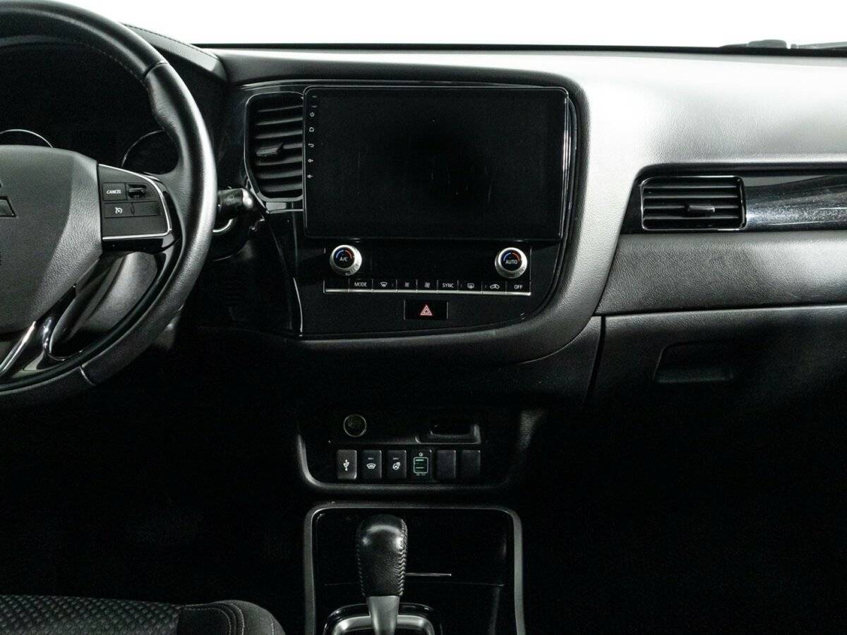 Mitsubishi Outlander с пробегом — 2020 год. Фото: #11