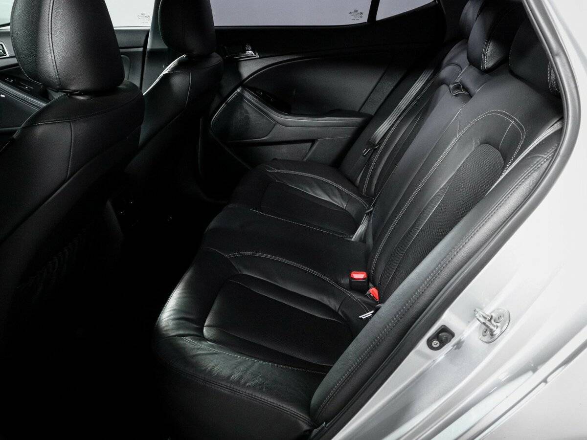 Kia Optima с пробегом — 2012 год. Фото: #9