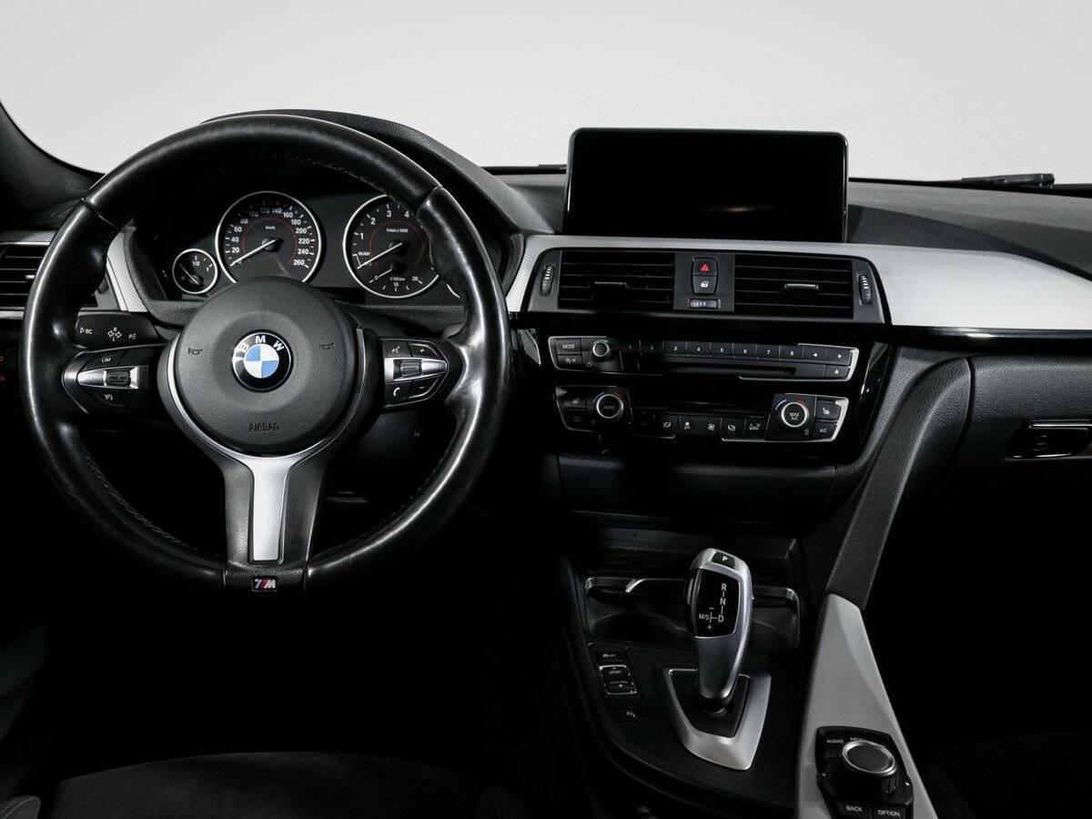 BMW 3 серии с пробегом — 2017 год. Фото: #11