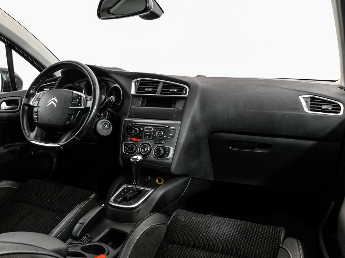 Citroen C4 с пробегом — 2012 год. Фото: #6