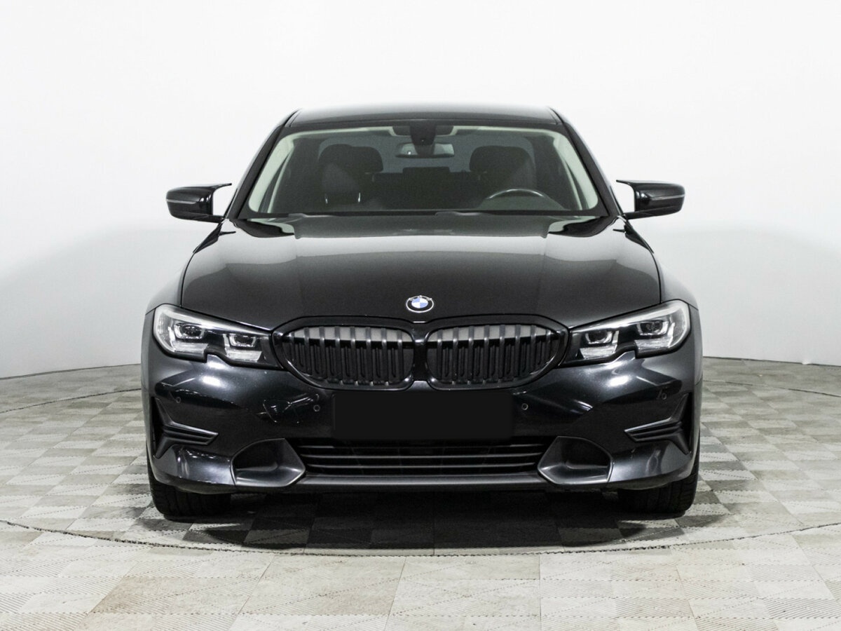 BMW 3 серии с пробегом — 2020 год. Фото: #1