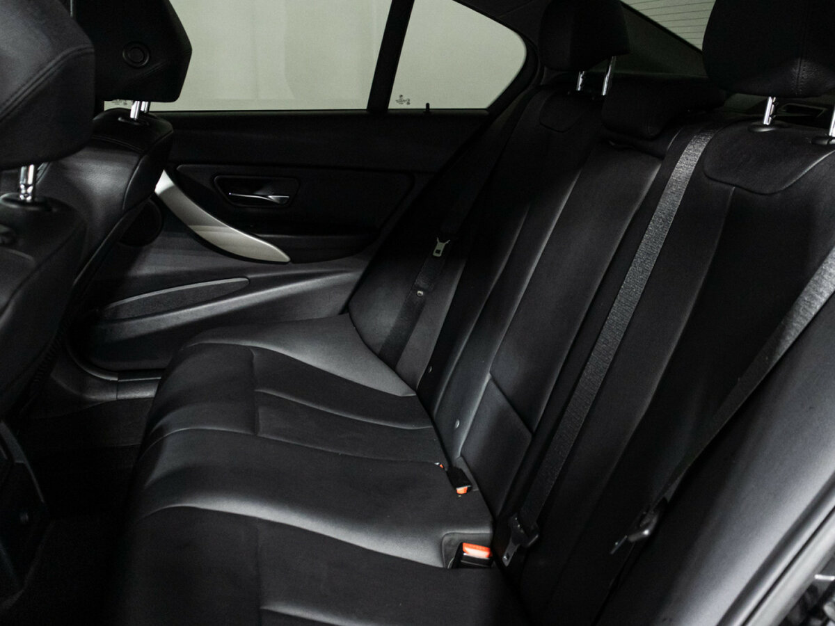 BMW 3 серии с пробегом — 2014 год. Фото: #9