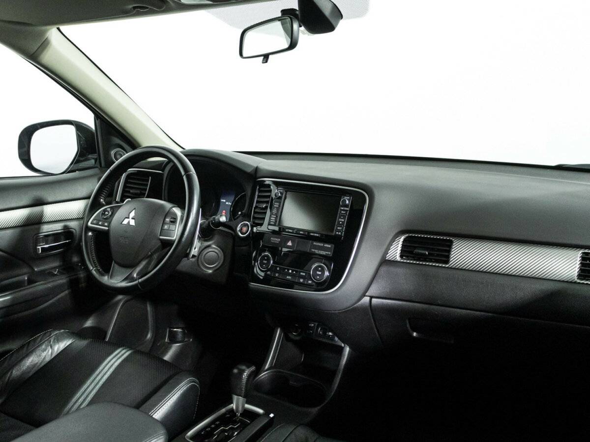 Mitsubishi Outlander с пробегом — 2014 год. Фото: #8