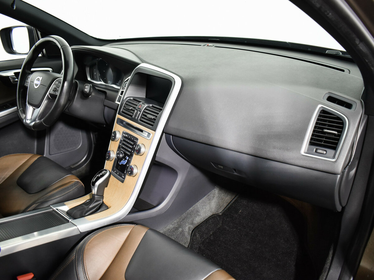 Volvo XC60 с пробегом — 2017 год. Фото: #10