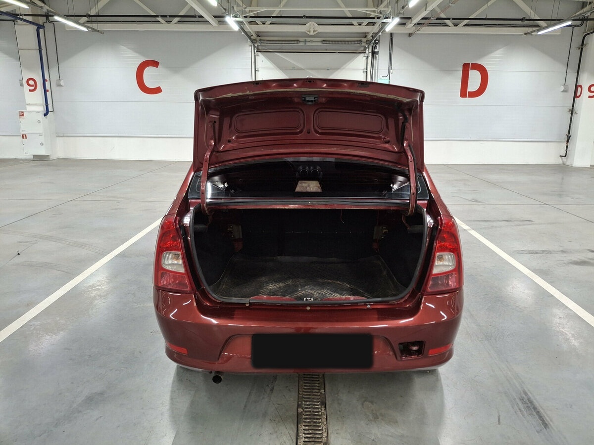 Renault Logan с пробегом — 2012 год. Фото: #9